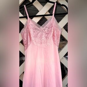 Vintage Pink Vanity Fair Lace Bodice Hem Slip Dress! Size 32 Small